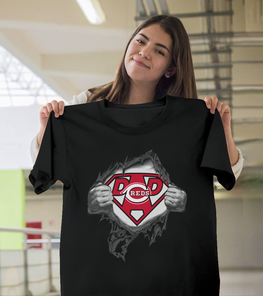Cincinnati Reds Dad Superman Shield Peeling Effect T-Shirt