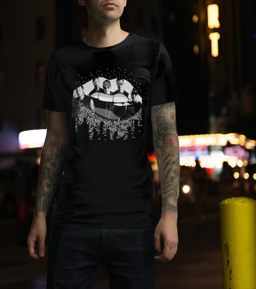 Avenged Sevenfold Band Members Dripping Lips Black And White Silhouette T-Shirt