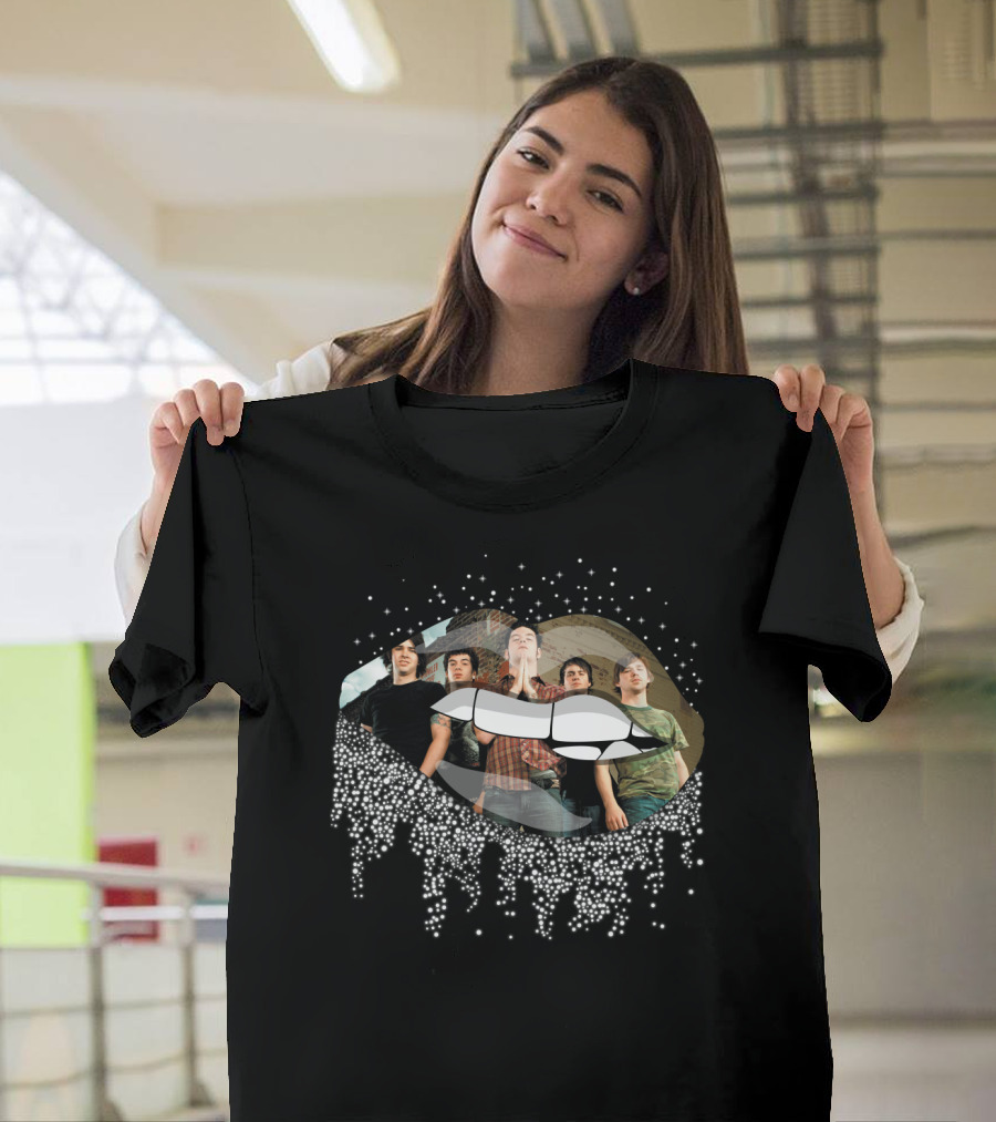 Senses Fail Band Graphic With Dripping Lips And Starry Effects T-Shirt