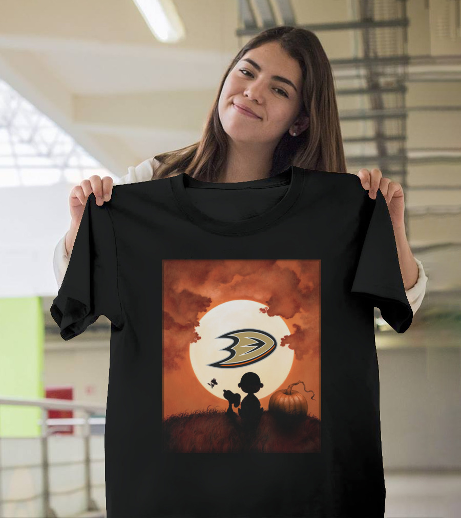 Anaheim Ducks Halloween Pumpkin Silhouette Moon Scene T-Shirt