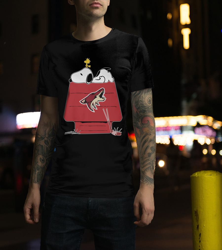 Arizona Coyotes Snoopy And Woodstock Hockey House T-Shirt