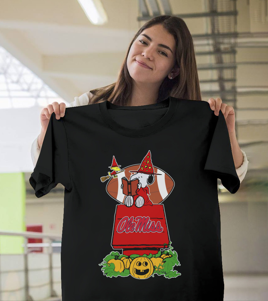 Ole Miss Peanuts Halloween Football Snoopy Woodstock Pumpkins T-Shirt