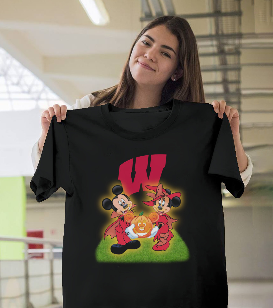 Halloween Wisconsin Badgers Football Mickey Minnie Pumpkin T-Shirt