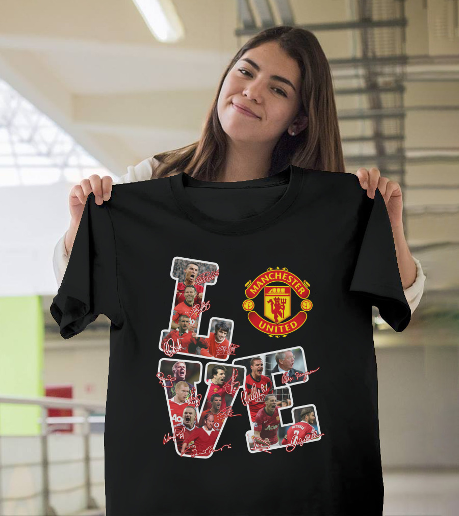 Love Manchester United With Signatures Of Best Team Ever T-Shirt