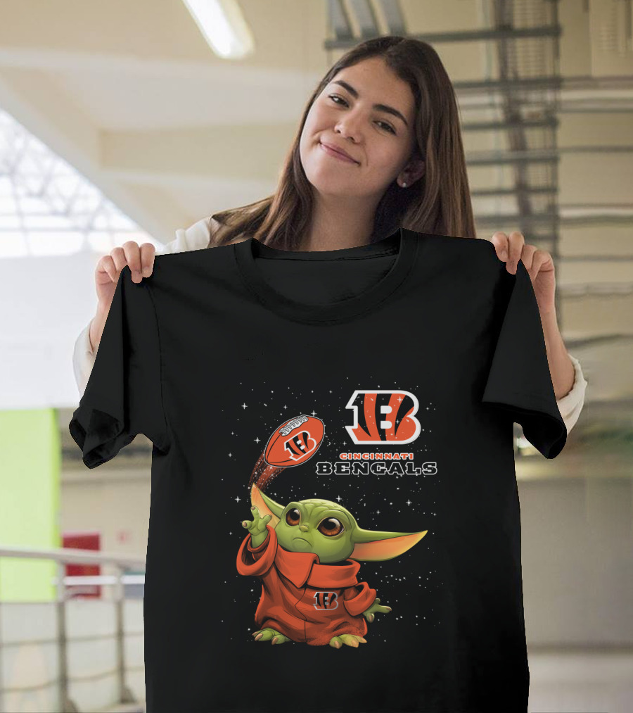 Cincinnati Bengals Baby Yoda Force Powers Football Team T-Shirt