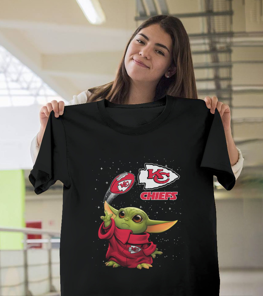 Baby Yoda KC Chiefs Football Magic T-Shirt