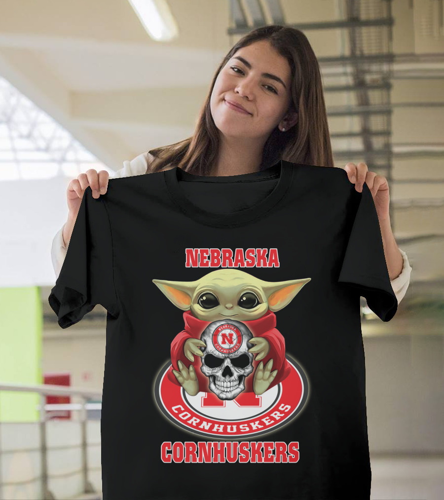 Nebraska Cornhuskers Baby Alien Holding Skull Logo Yd1404 T-Shirt