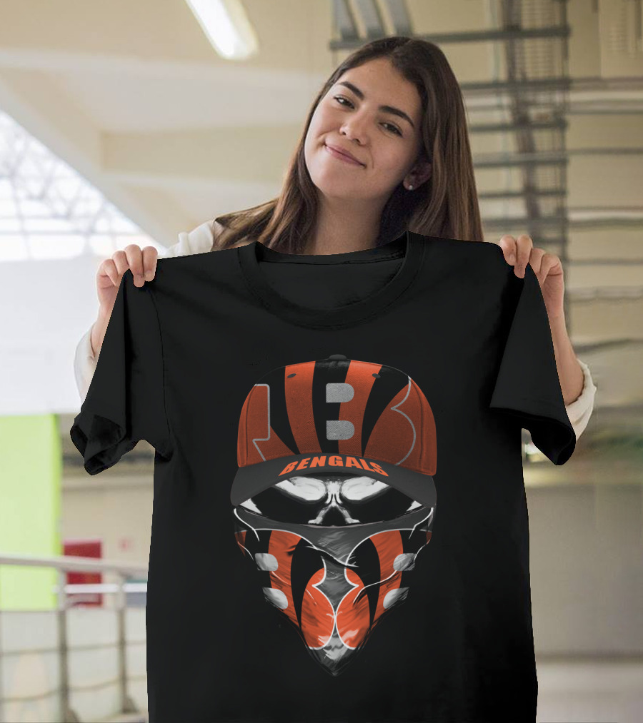 CINCINNATI BENGALS HAT MASK BLACK ORANGE FOOTBALL FAN GEAR T-Shirt