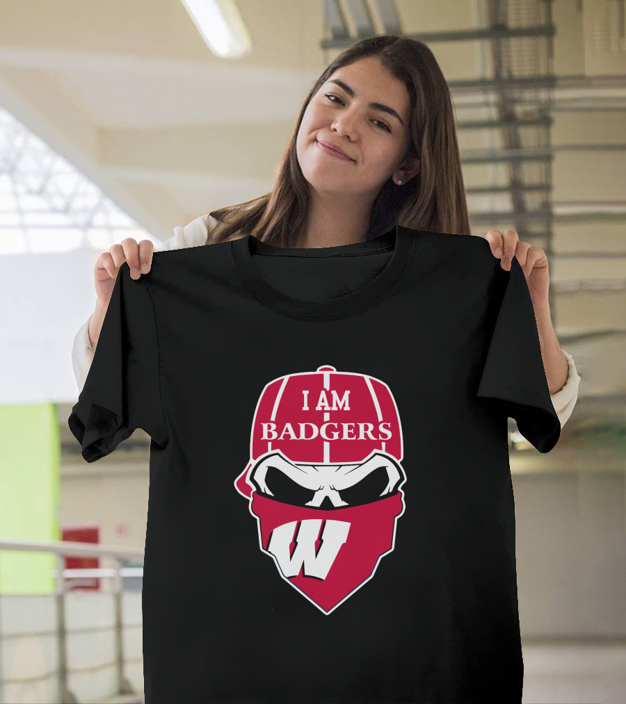 I Am Badgers Wisconsin Skull W T-Shirt