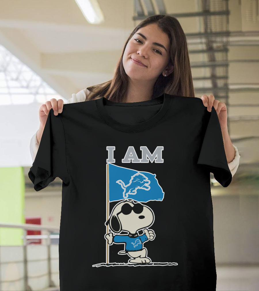 I Am Detroit Lions Snoopy Flag Football Fan T-Shirt