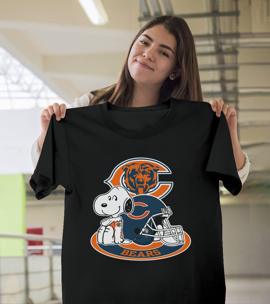 Chicago Bears Snoopy Bear Helmet T-Shirt