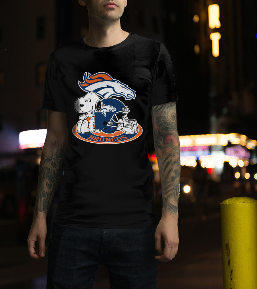Denver Broncos Snoopy With Broncos Helmet T-Shirt