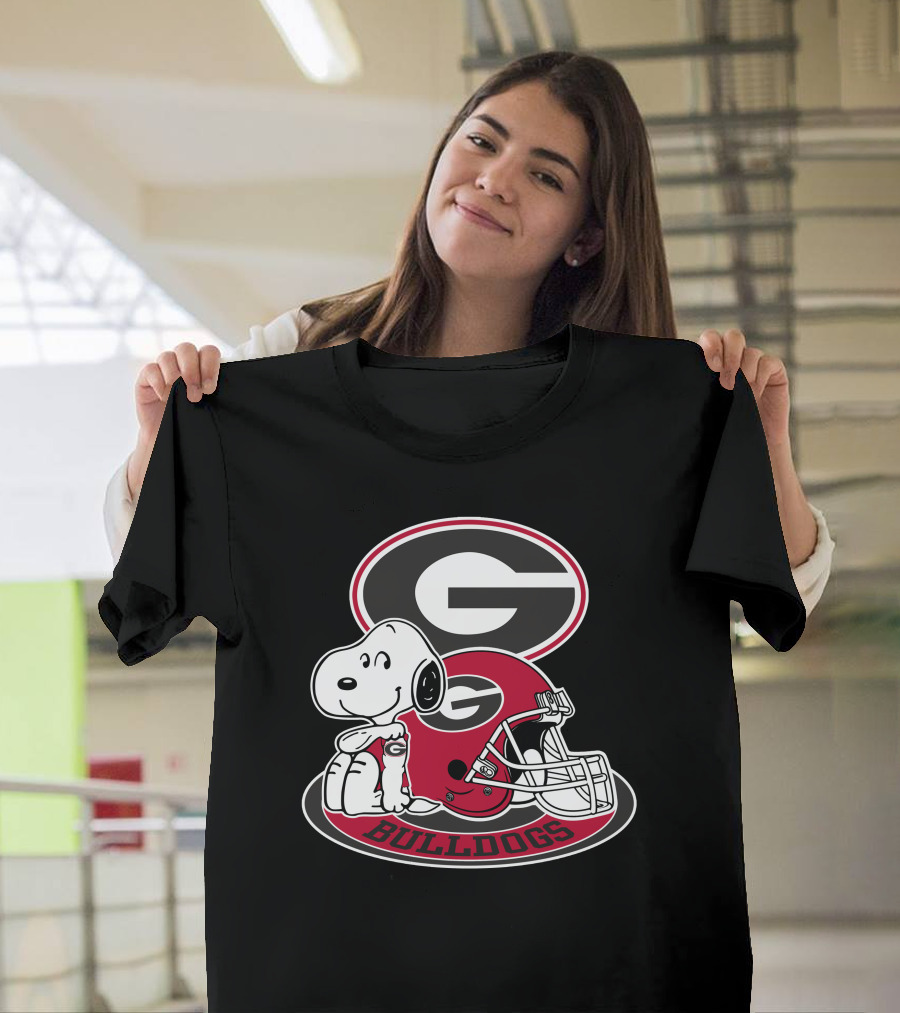 Georgia Bulldogs Snoopy Football Helmet T-Shirt