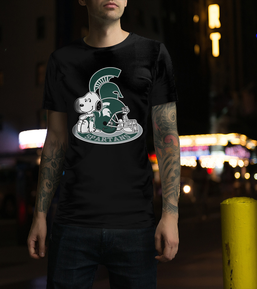 Snoopy Michigan State Spartans Football Helmet T-Shirt