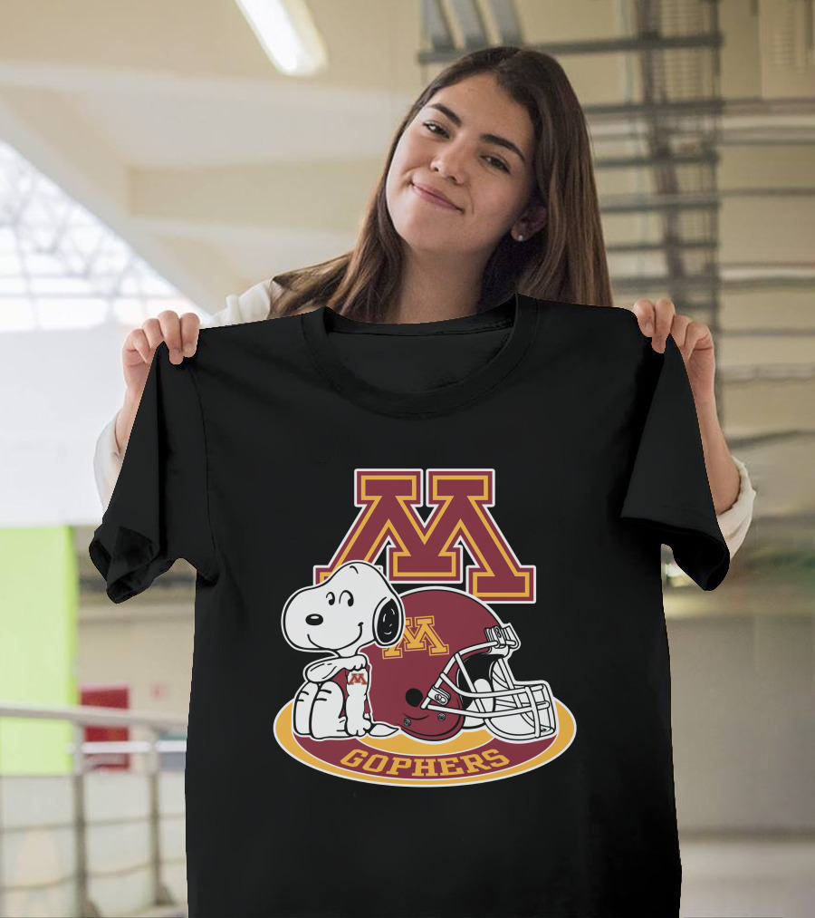 Minnesota Golden Gophers Snoopy Helmet T-Shirt
