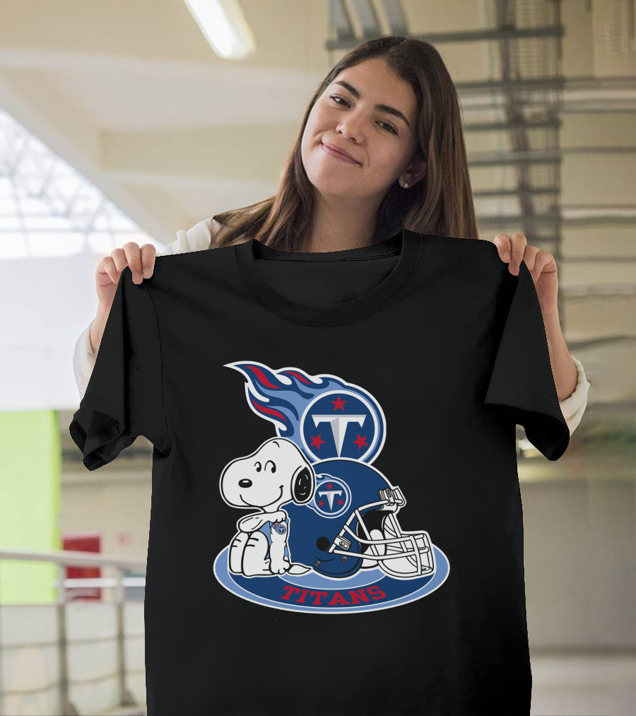 Tennessee Titans Snoopy Football Mascot T-Shirt