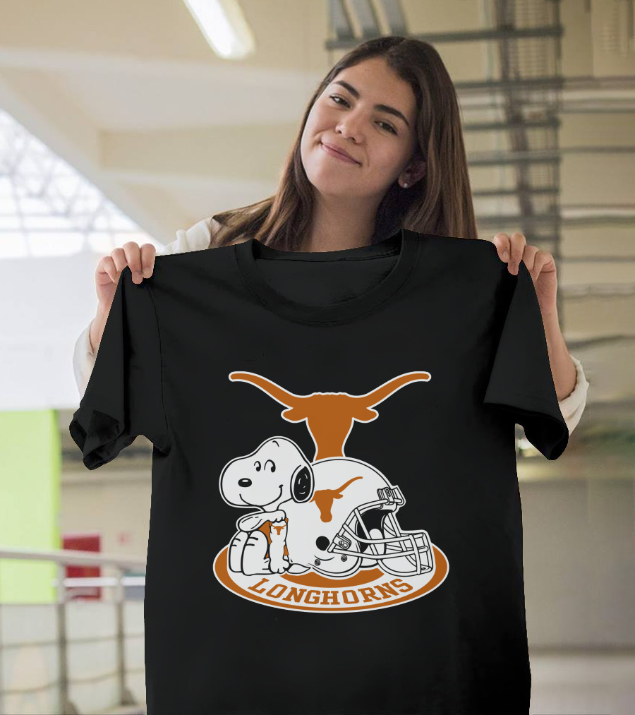 Texas Longhorns Snoopy Football Helmet T-Shirt