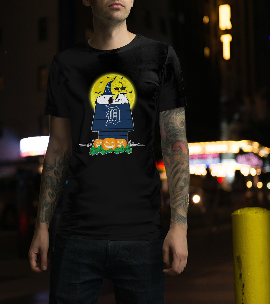 Detroit Tigers Snoopy Woodstock Halloween Pumpkins Moon T-Shirt