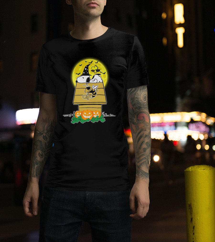 Georgia Tech Yellow Jackets Snoopy Woodstock Witch Hat Pumpkins Halloween Moon T-Shirt