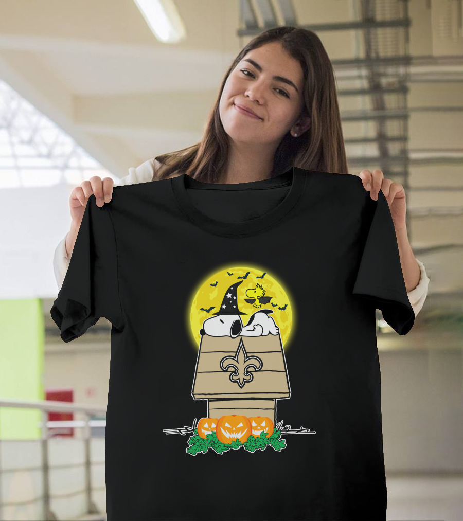 New Orleans Saints Snoopy Halloween Moon Pumpkin House T-Shirt