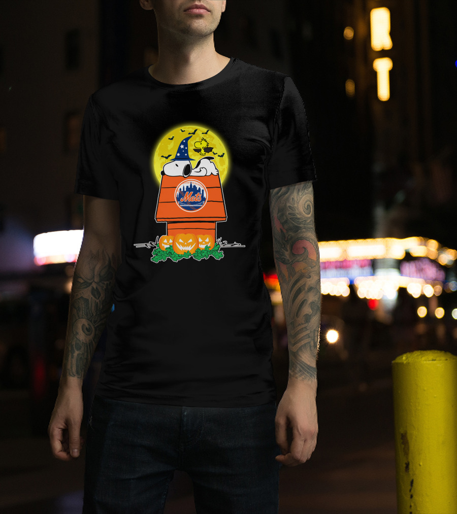New York Mets Snoopy Halloween Pumpkin Moon Scene T-Shirt