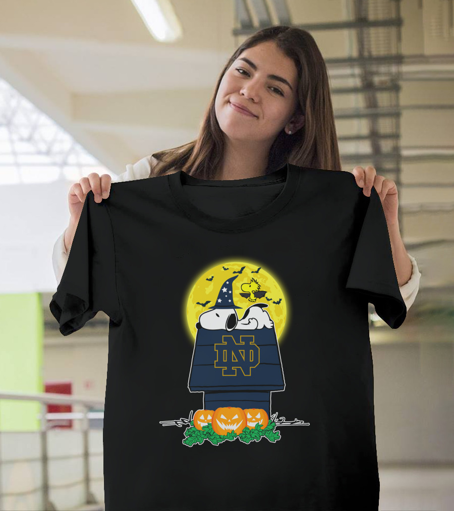 Snoopy Notre Dame Fighting Irish Halloween Moon Pumpkins T-Shirt