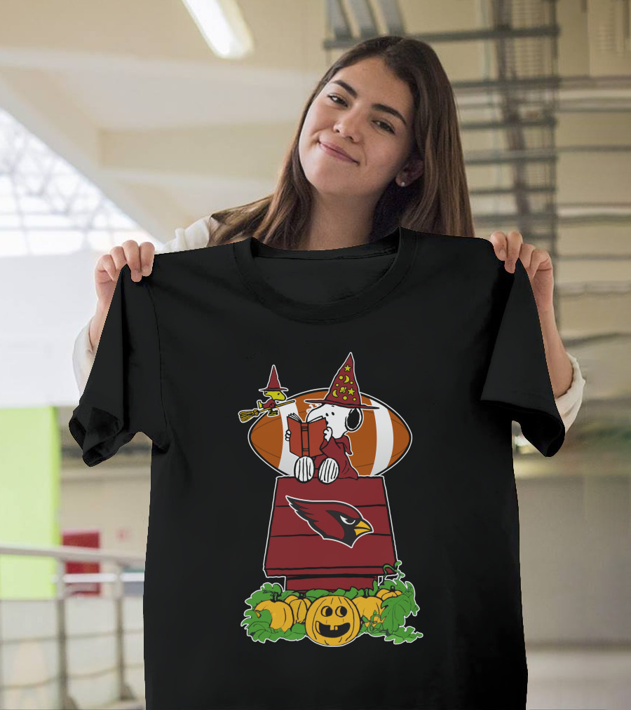 Arizona Cardinals Snoopy Halloween Football Pumpkin Scene T-Shirt