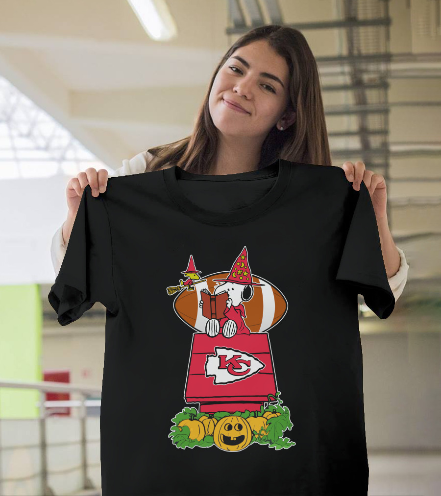 Kansas City Chiefs Snoopy Halloween Witch With Football And Pumpkins T-Shirt