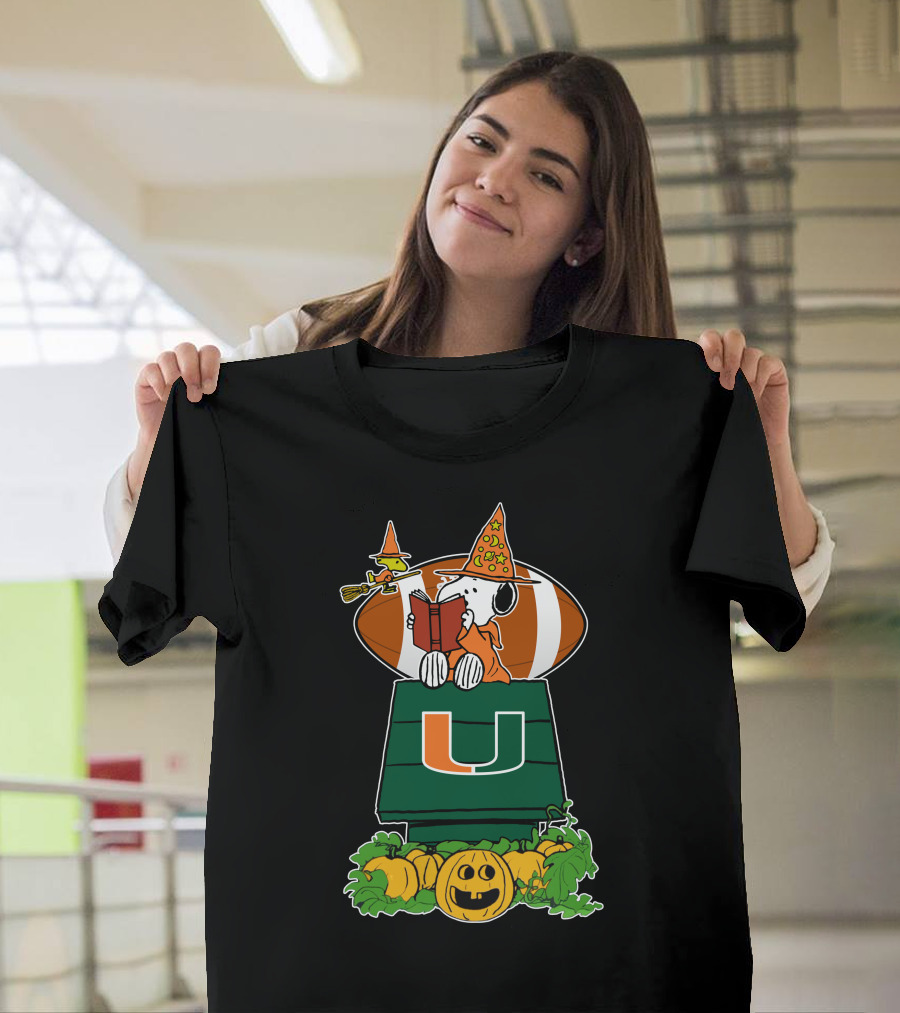 Miami Hurricanes Snoopy Halloween Pumpkin Peanuts Football T-Shirt