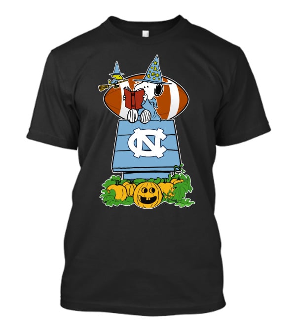 North Carolina Tar Heels Snoopy Halloween Pumpkin Wizard Football T-Shirt
