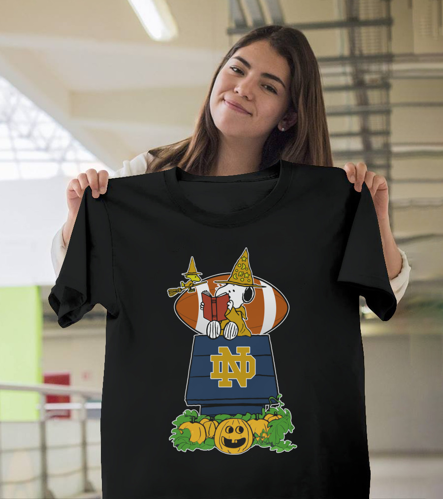 Notre Dame Fighting Irish Snoopy Halloween Pumpkin Scene With Football T-Shirt