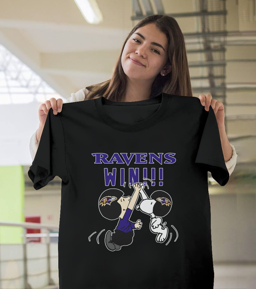 Ravens Win Baltimore Celebratory Iconic Characters High-Five T-Shirt