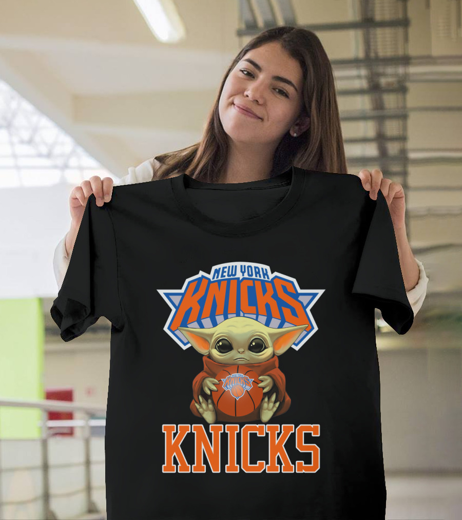 New York Knicks Baby Yoda Basketball Fan T-Shirt
