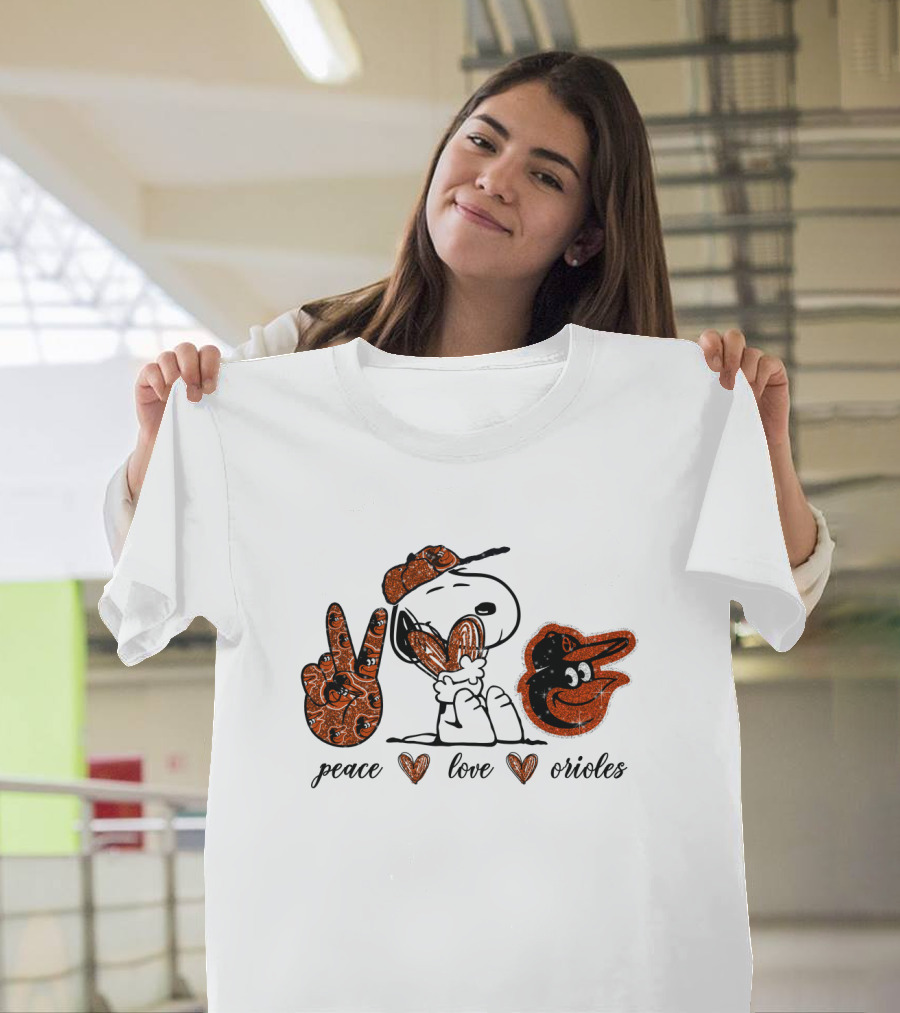 Peace Love Baltimore Orioles Snoopy Baseball Mascot T-Shirt