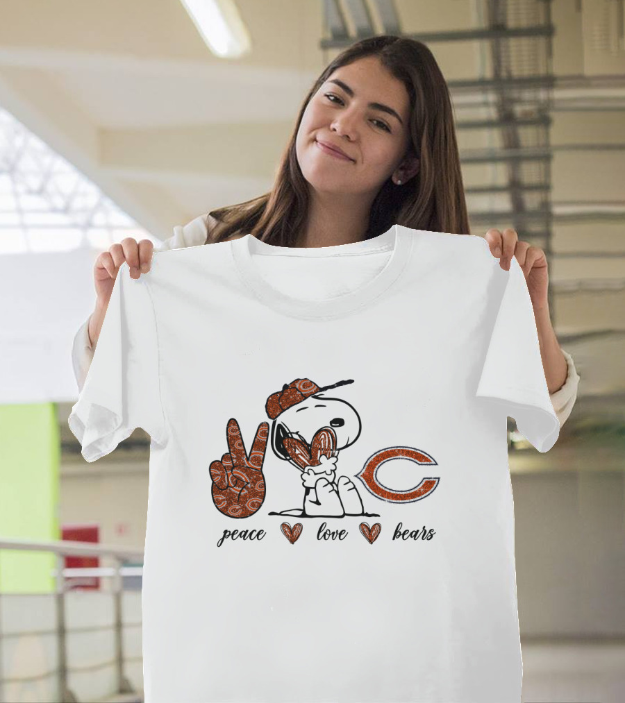 Peace Love Chicago Bears Snoopy Victory T-Shirt