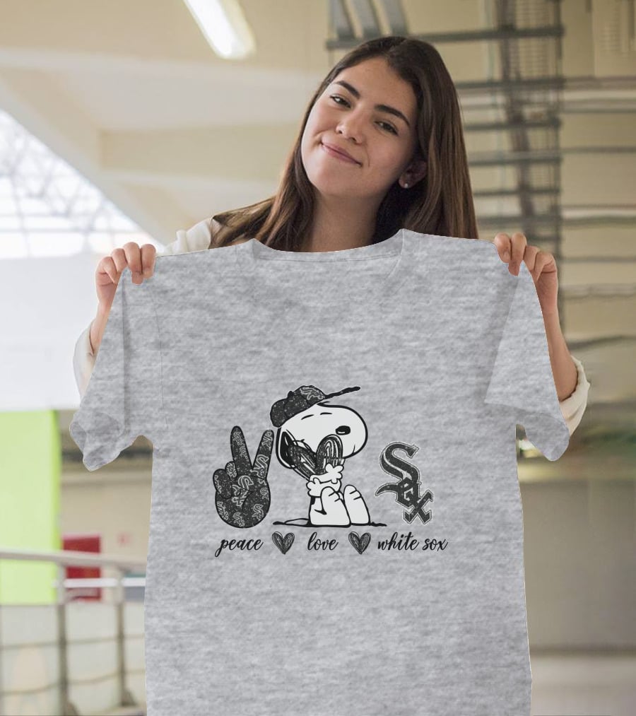 Peace Love Chicago White Sox Snoopy Baseball Fan T-Shirt