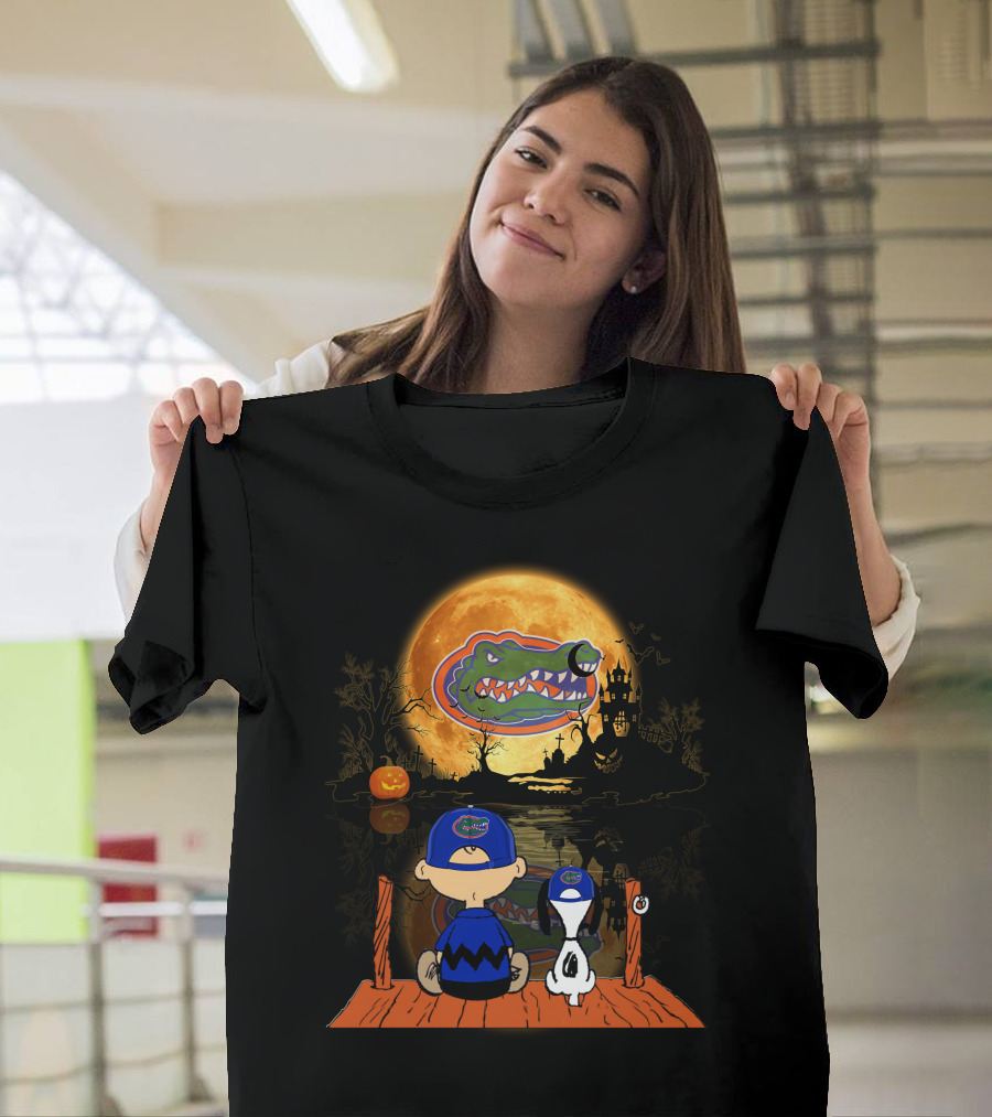 Florida Gators Halloween Moon Alligator Peanuts Charlie Brown And Snoopy T-Shirt