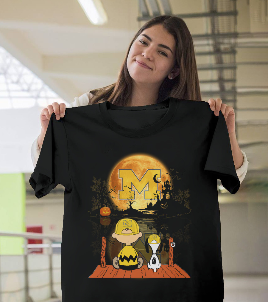 Michigan Wolverines Halloween Moon Charlie Snoopy Pumpkin Moonlit Shadows T-Shirt