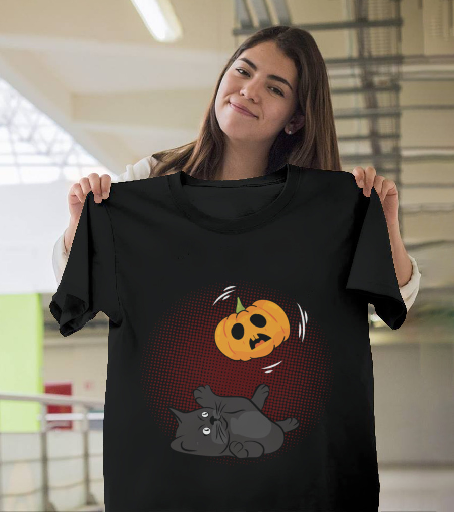 Black Cat with Animated Jack-o'-Lantern Pumpkin T-Shirt