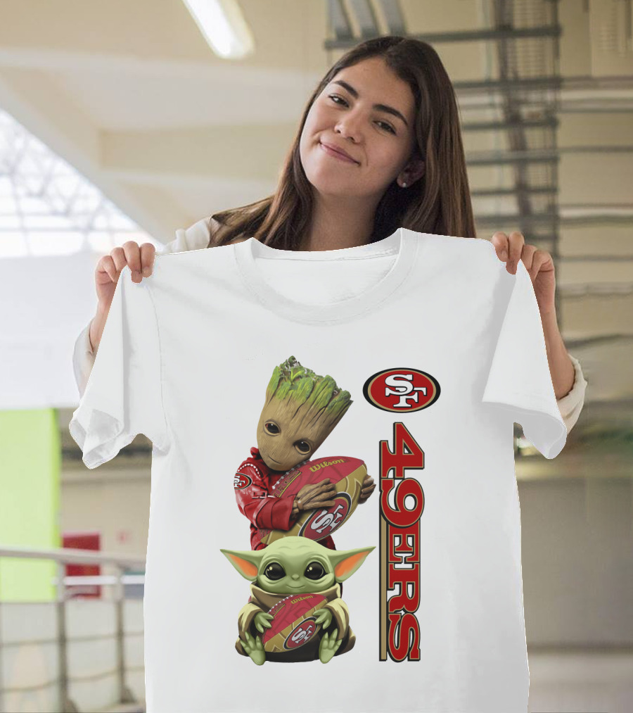Baby Groot and Baby Yoda Hug San Francisco 49ers Football T-Shirt