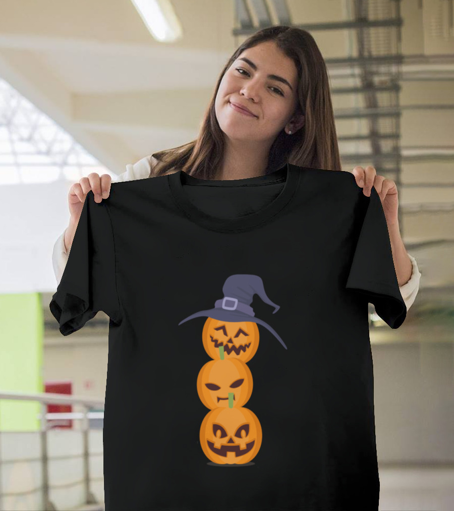 Stacked Pumpkin Jack o Lanterns with Witch Hat T-Shirt