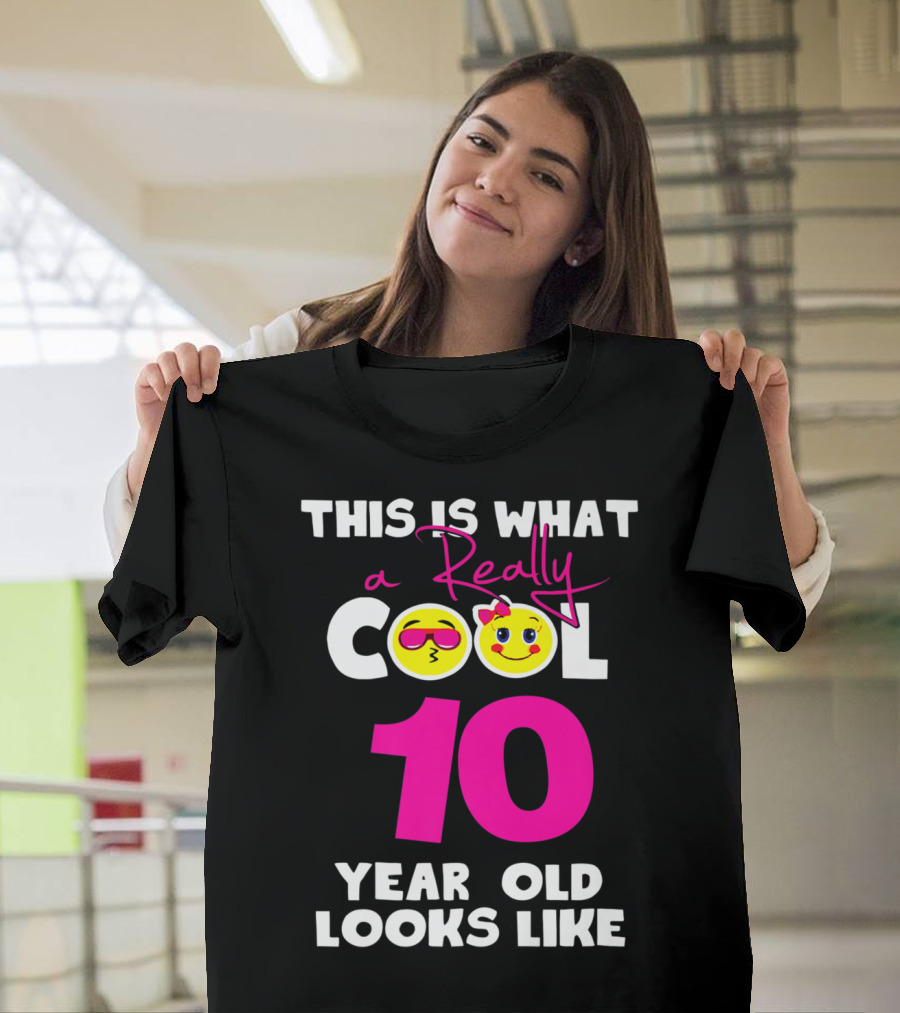 THIS IS WHAT A REALLY COOL 10 YEAR OLD LOOKS LIKE EMOJI T-Shirt