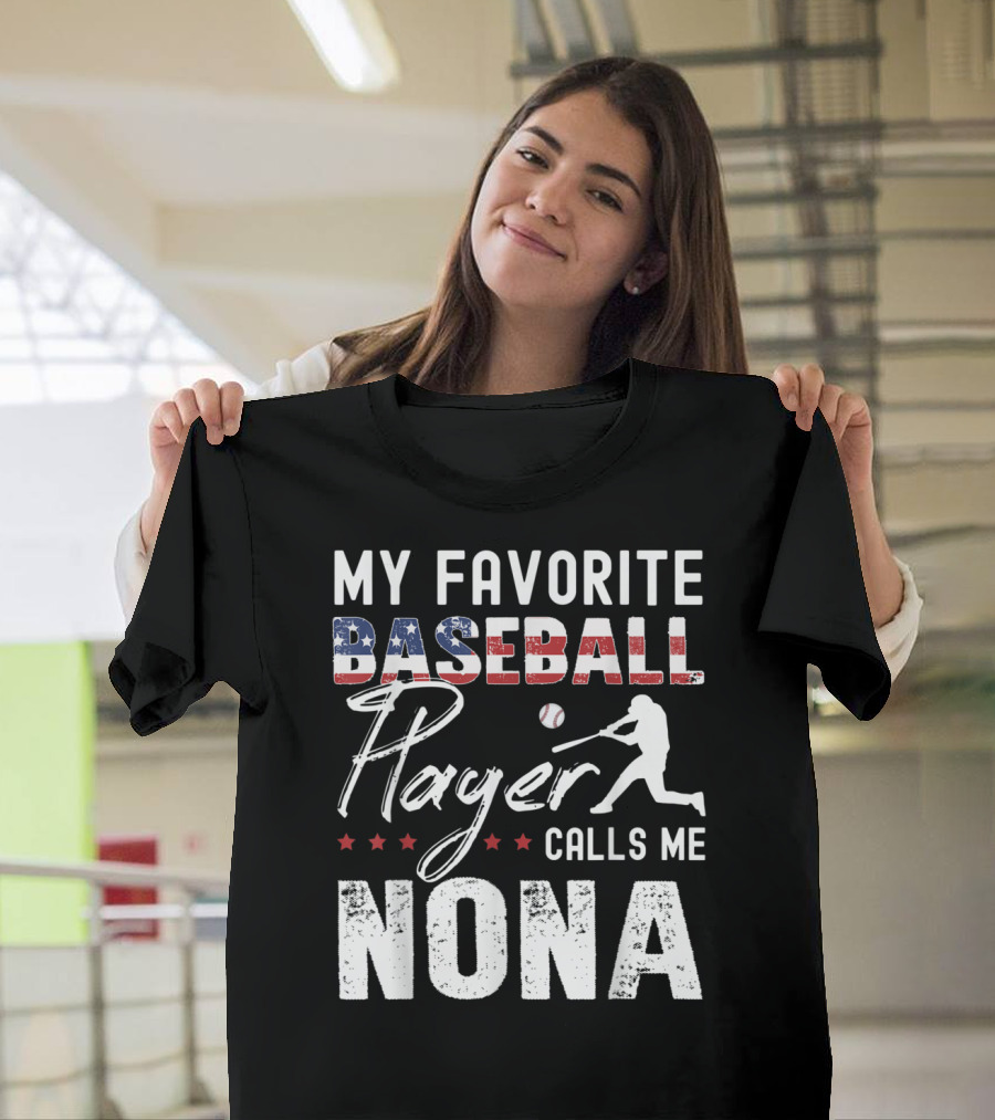MY FAVORITE BASEBALL PLAYER CALLS ME NONA PLAYER SILHOUETTE AMERICAN FLAG T-Shirt