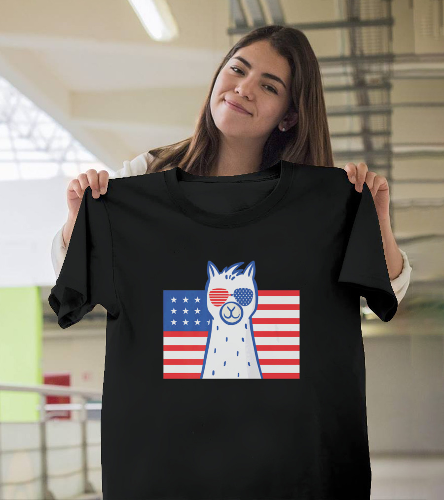 Llama American Flag Stars and Stripes 4th of July T-Shirt
