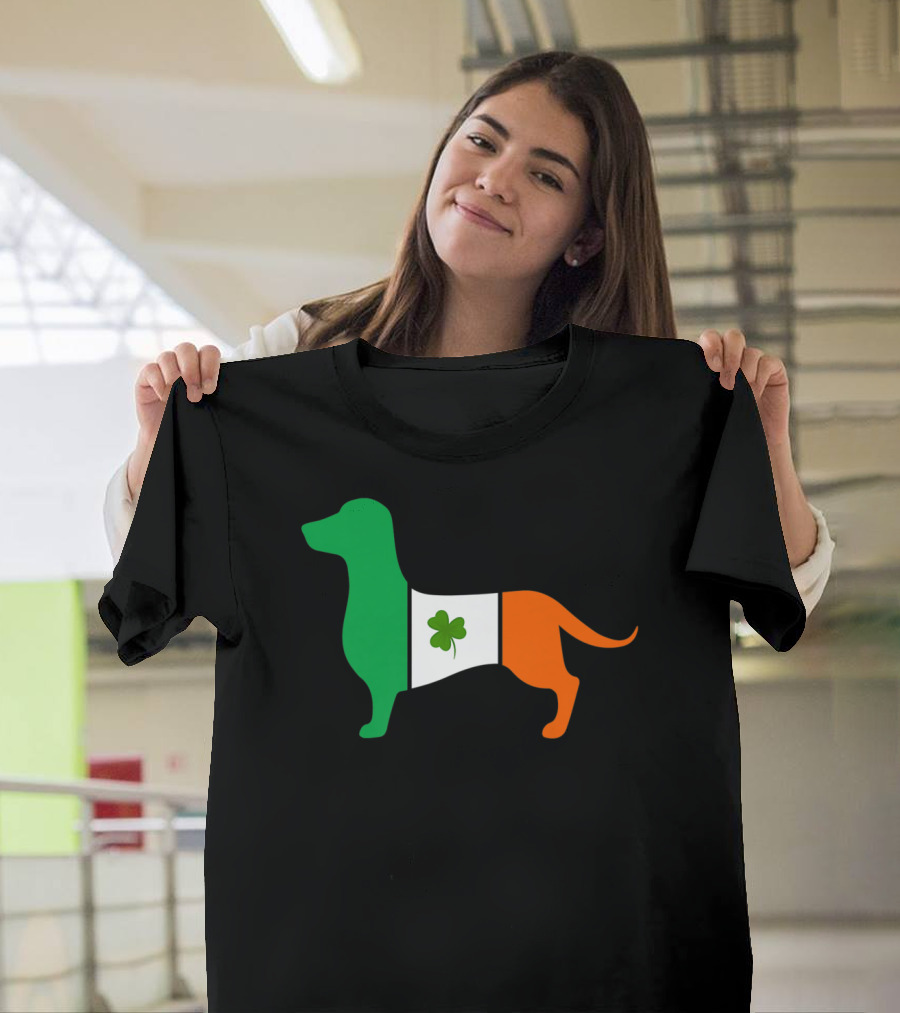 Dachshund Irish Flag St Patricks Day Clover T-Shirt