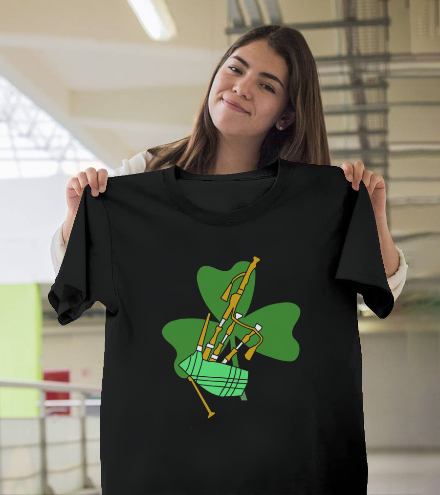 Shamrock Bagpipes Musical Instrument T-Shirt
