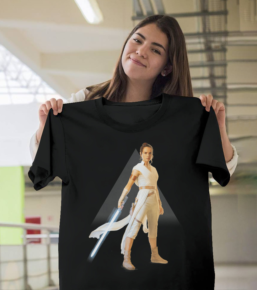 Star Wars The Rise Of Skywalker Rey Jedi Warrior Lightsaber Heroine T-Shirt