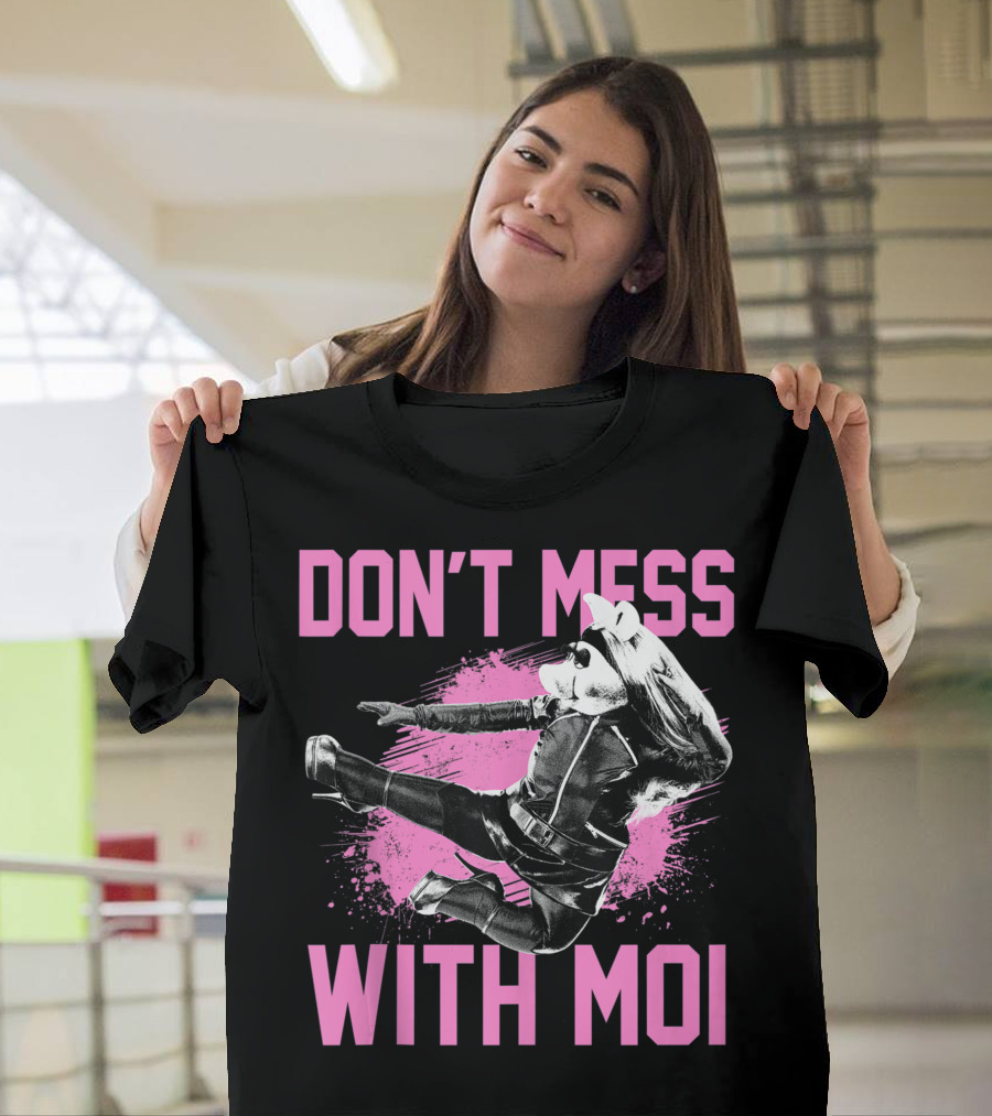 Disney The Muppets Miss Piggy Don't Mess With Moi Splattered Pink Background Black T-Shirt