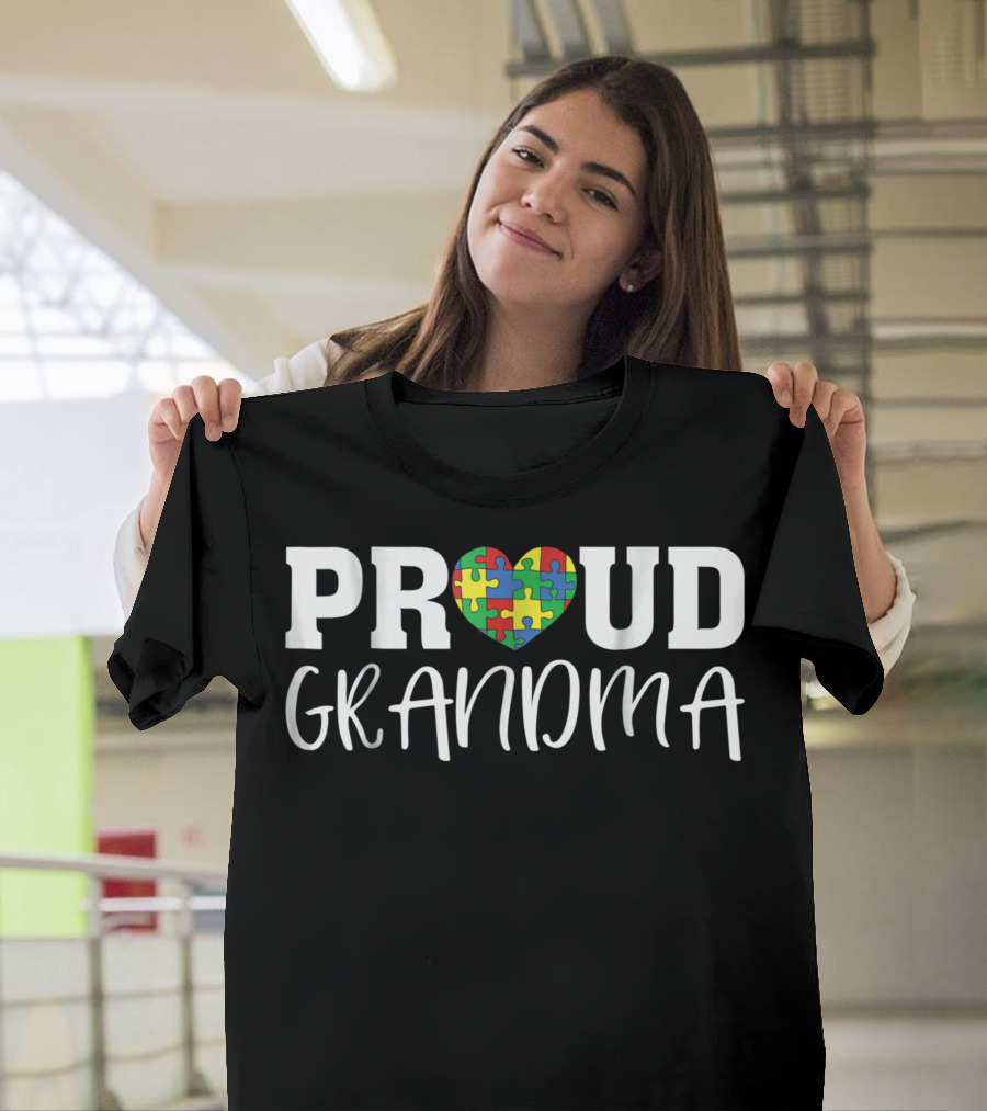 Proud Autism Grandma Puzzle Heart Awareness T-Shirt