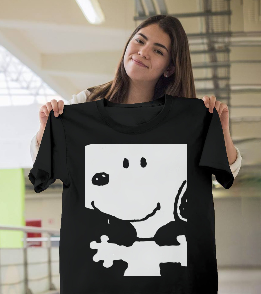Peanuts Snoopy Huggable Mothers Love T-Shirt